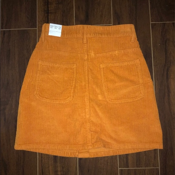 SOLD NWT Zara Skirt - XS - Picture 3 of 7